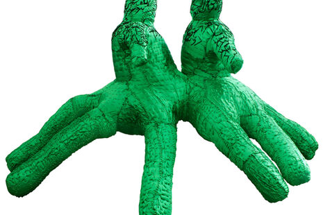 Eine grüne Skulptur