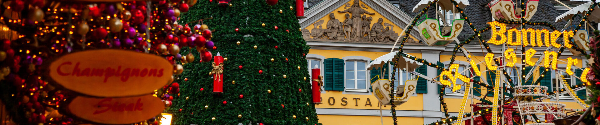 Riesenrad und Pyramide stehen wieder vor dem Postamt