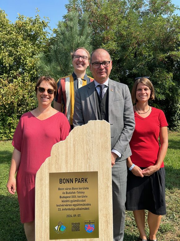 Die Bonner Delegation im neuen Bonn Park in Budafok