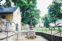 Adelheidisbrunnen und Kapelle in Pützchen