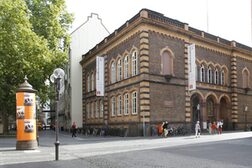 Das Gebäude der Bonn-Information an der Ecke Windeckstraße/Bottlerplatz