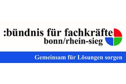 Das Bild zeigt das Logo des Bündnis' für Fachkräfte Bonn/Rhein-Sieg und den Slogan "Gemeinsam für Lösungen sorgen".