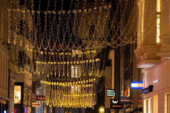 Weihnachtsbeleuchtung in der Remigiusstraße