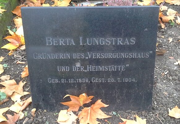 Grabstein von Berta Lungstras auf dem Alten Friedhof