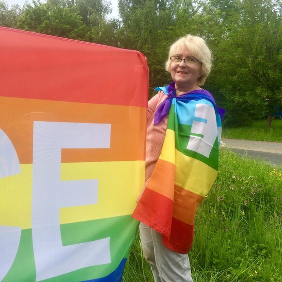 Heide Schütz beim Protest in Büchel (Eifel)