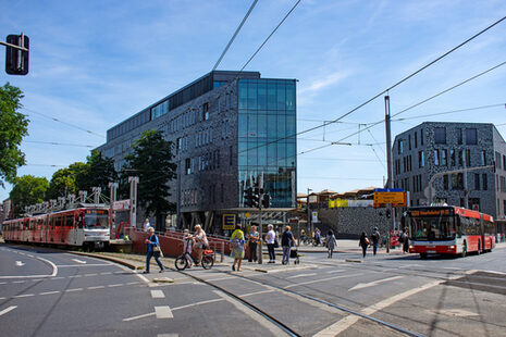 ÖPNV am Konrad-Adenauer-Platz in Beuel