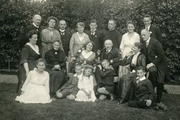 Hochzeitsfoto von Konrad Adenauer und Gussie Zinsser 1919