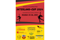 Auf dem Plakat stehen die Daten der Veranstaltung: Interland Cup 2024  Artistik Rollerskating Hardtberghallo Bonn, Germany, October 24-26, 2024. Außerdem ist links und rechts jeweils eine Rollkunstläuferin abgebildet.