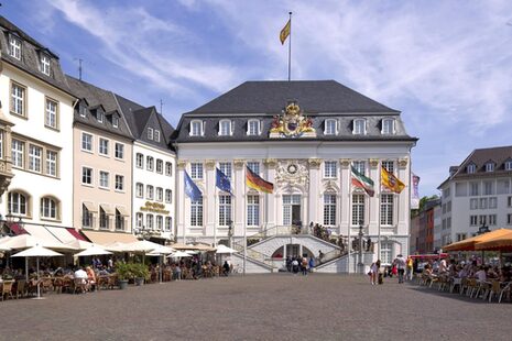 Außenaufnahme des Alten Rathauses am Markt