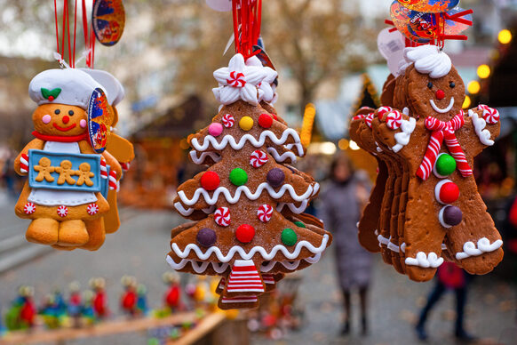 Baumschmuck aus Lebkuchen an einem der Verkaufsstände